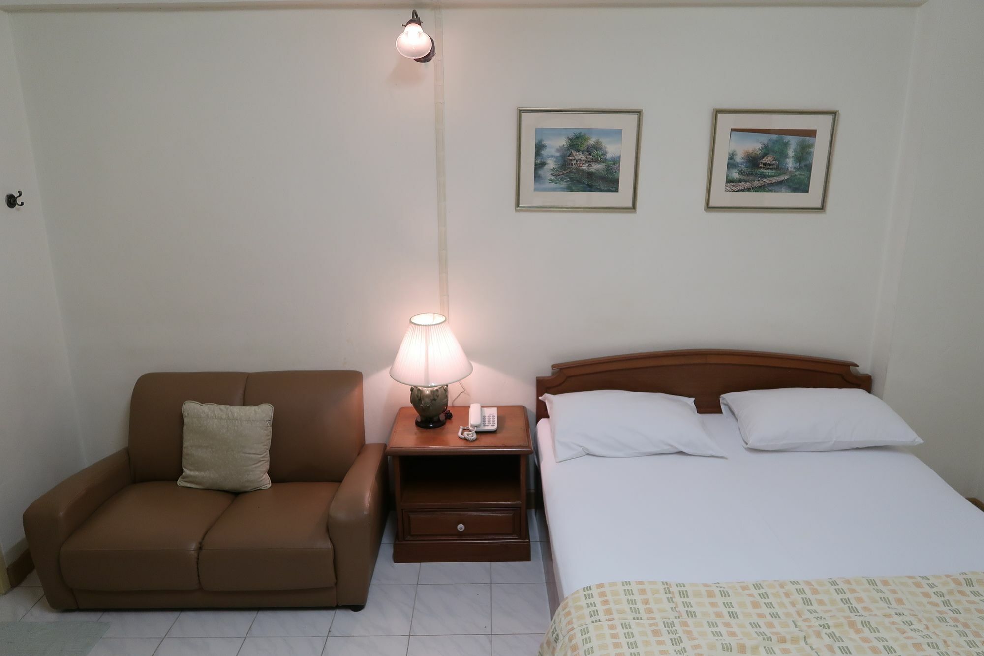 Phawana Sweet Hotel Bangkok Exterior photo