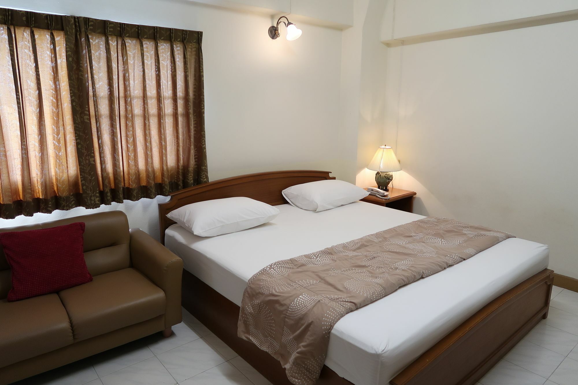 Phawana Sweet Hotel Bangkok Exterior photo